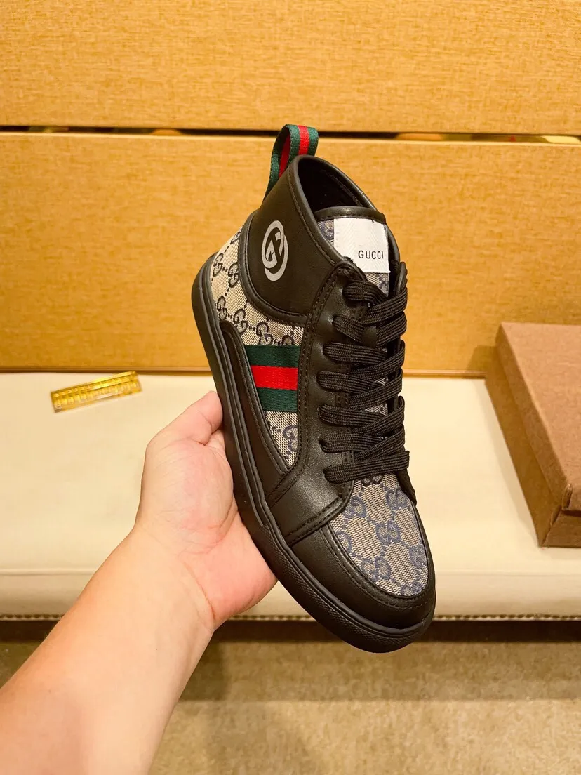 Factory price 440 [Gucci] Gucci's latest high-top casual Korean-style men's shoes, brand new autumn and winter design, perfect workmanship, cabinet quality, upper: cowhide material, leather lining; soft and comfortable, rubber outsole ultra-light, wear-resistant, simple, versatile fashion men's shoes, color optional, size 38--44